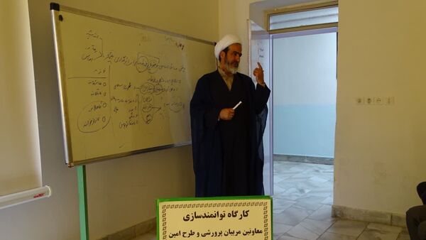 برگزاری طرح مبین ویژه مربیان پرورشی و طرح امین در شهرستان ورزنه