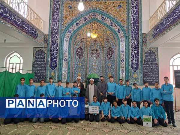 جشنِ تکلیفِ «به وقتِ میهن خدایی» دانش آموزان اشکذری همراه دستبوسی مادر
