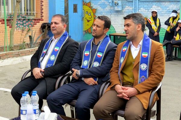 فجر دانش آموزی در قلبِ ری