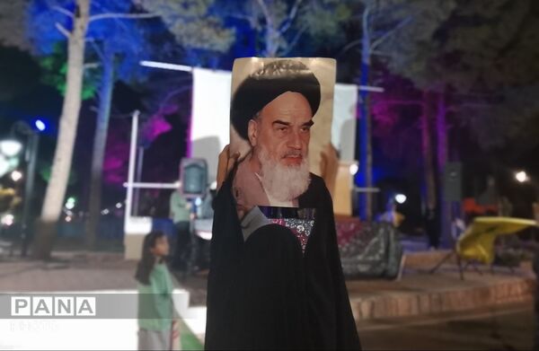 حضور پرشور مردم رشتخوار در تجمعات شبانه؛ تاکید بر وحدت و همبستگی