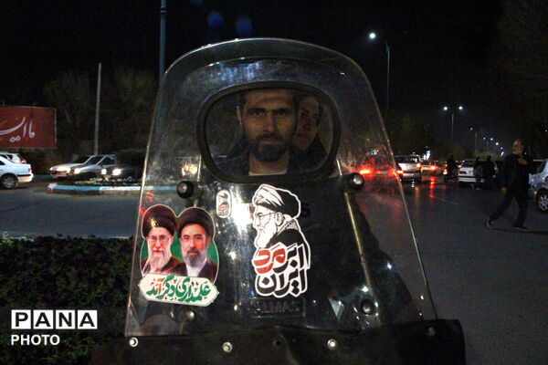 تجمع باشکوه دختران دانش‌آموز یزد
