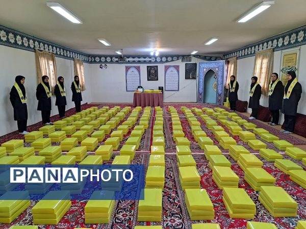 اهدای ۶۰۰ پک لوازم التحریر برای دانش‌آموزان کم برخوردار