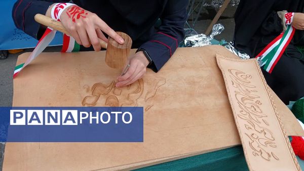 راهپیمایی ۲۲ بهمن با حضور پرشور مردم انقلابی در تهران