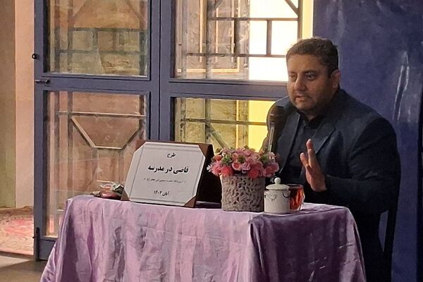 طرح قاضی در مدرسه، در دبیرستان موسی بن جعفر(ع) باقرشهر 