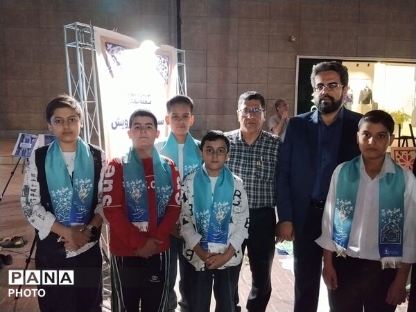 نماز جماعت بزرگ دانش‌آموزان مشهدی همزمان با اجلاس سراسری نماز 