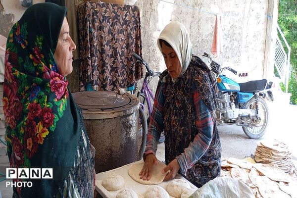 کمک به پخت نان به عشق آقای شهید ایران 