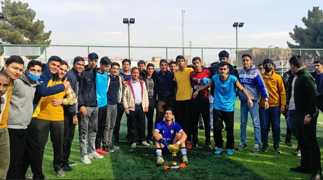 گذری بر فینال مسابقات فوتسال درون مدرسه دبیرستان شاهد ابوذر غفاری 