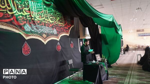 حضور پرشور مردم درگزین در مراسم گرامیداشت رهبر شهید