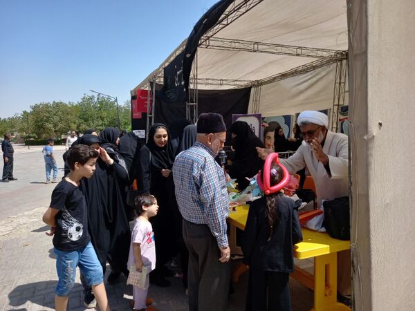 حضور دانش‌آموزان و فرهنگیان تربت‌جامی در عزاداری اربعین حسینی