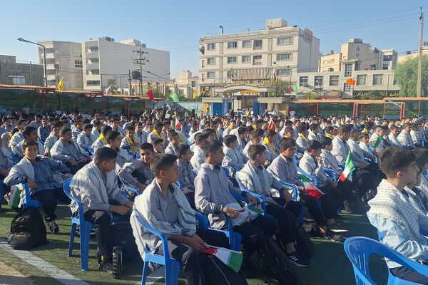 مهر با مقاومت همگام در دبیرستان هیأت امنایی رازی ناحیه چهار شیراز 