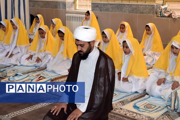 جشن تکلیف دانش‌آموزان دختر مدارس غیردولتی یاسوج