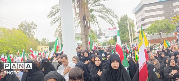 وداع حماسی دریادلان هرمزگان با فرمانده شهید علیرضا تنگسیری در بندرعباس