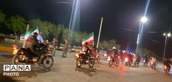 حرکت کاروان خودرویی و موتوری بیعت با رهبر انقلاب در شهر آوه