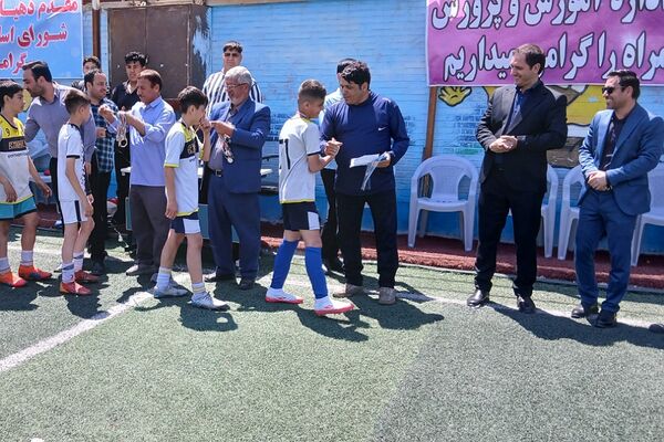 مسابقات مینی فوتبال دانش‌آموزان دوره اول ودوم ابتدایی در بهارستان‌۲