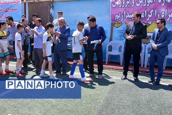 مسابقات مینی فوتبال دانش‌آموزان دوره اول ودوم ابتدایی در بهارستان‌۲