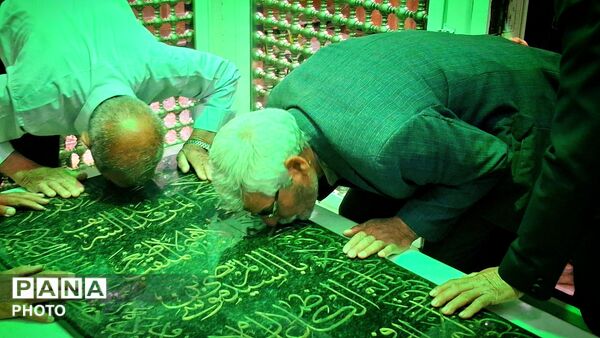 غبارروبی مزار مطهر امامزاده سید مرتضی