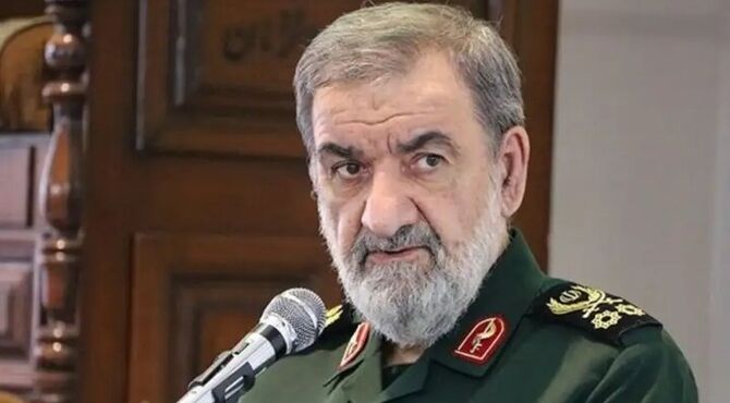 حضور مردم در خیابان‌ها قوت قلب نیروهای مسلح است