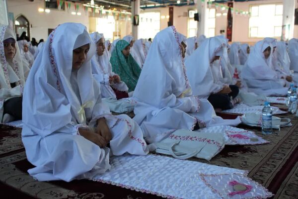 جشن تکلیف دختران؛ لحظات معنوی پر از شادی