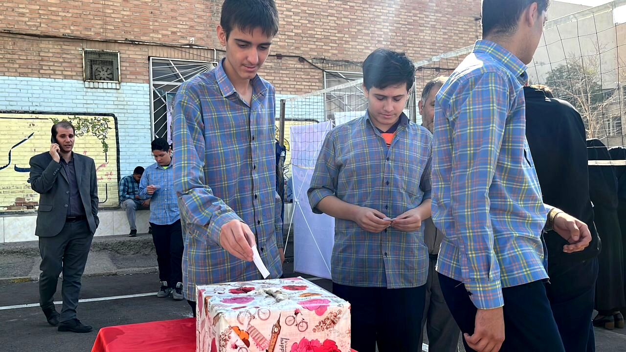 برگزاری انتخابات انجمن‌های ورزشی با حضور مسئولان آموزش و پرورش منطقه۱۵