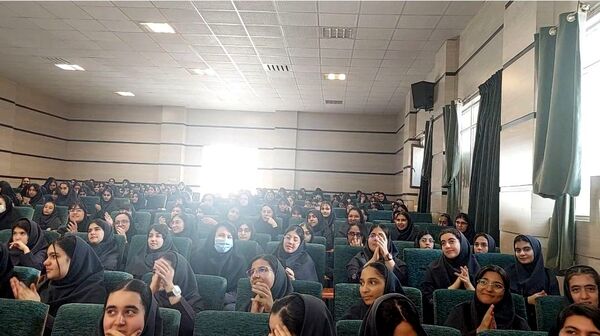  آغاز سال تحصیلی در دبیرستان فرزانگان‌ یک ناحیه 2 شیراز