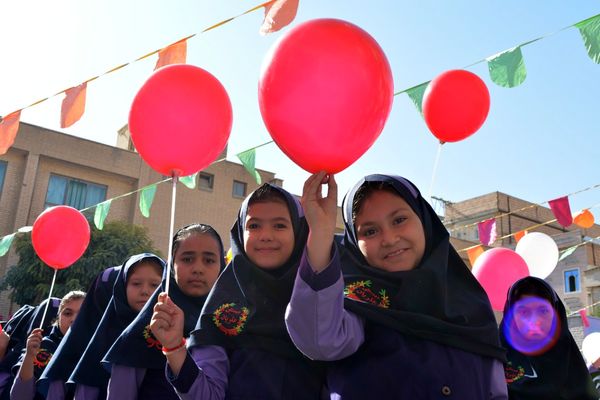 جشن میلاد حضرت زینب(س) با حضور مادران پرستار در دبستان علویان بهارستان‌دو