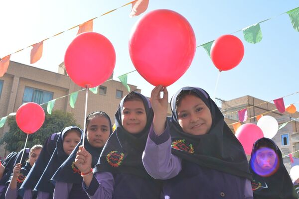 جشن میلاد حضرت زینب(س) با حضور مادران پرستار در دبستان علویان بهارستان‌دو