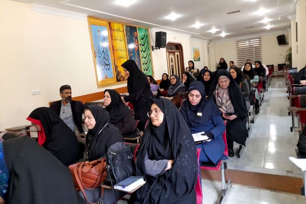 نشست بصیرتی با رویکرد انتخابات در آموزش و پرورش رودهن 