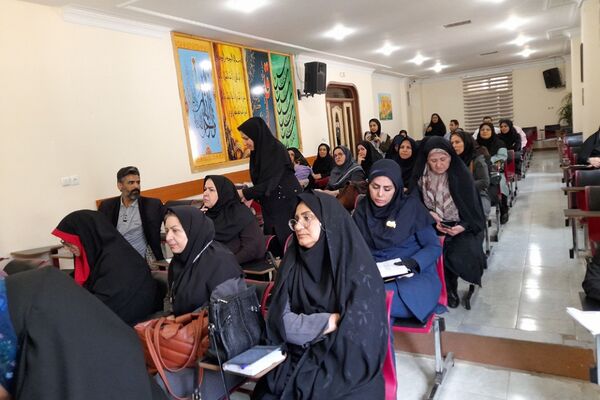 نشست بصیرتی با رویکرد انتخابات در آموزش و پرورش رودهن 