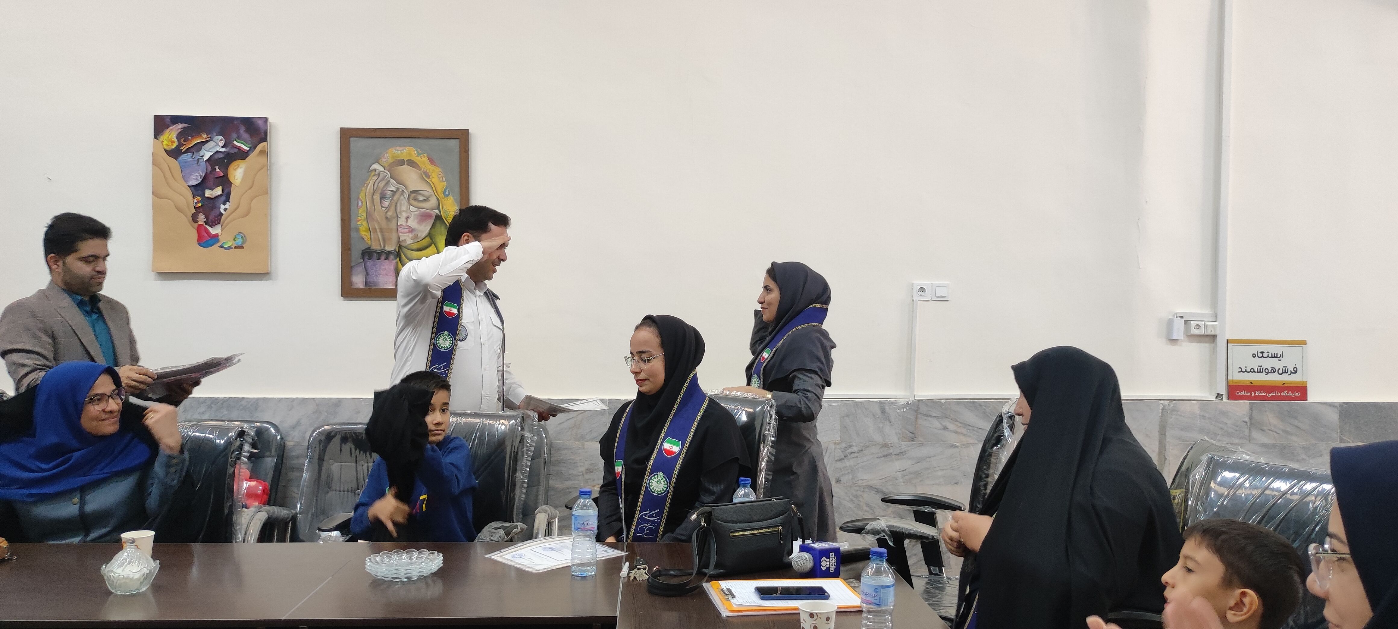 جلسه تقدیر از عوامل اجرایی همایش بزرگ یاوران مقاومت در کانون باهنر بجنورد