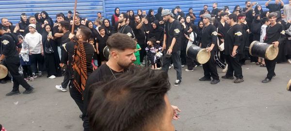 استقبال عزاداران حسینی از کاروان نمادین اسرای کربلا در قم