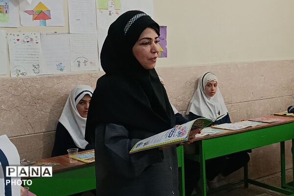 روشنایی ذهن در مسیر کلمات جاری می شود