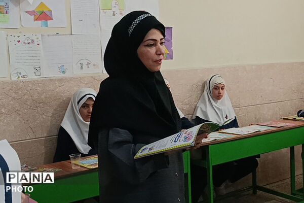 روشنایی ذهن در مسیر کلمات جاری می شود