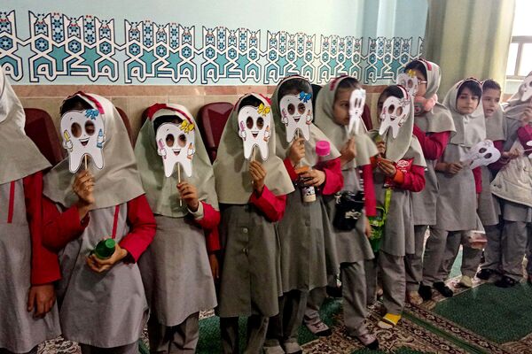  طرح مسواک‌زدن گروهی در دبستان شهدای معلم 