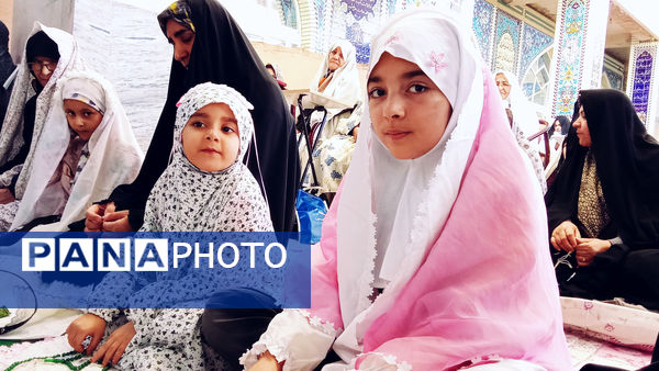 مظهر عزم ملی، نماز جمعه است