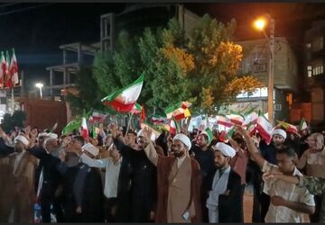 تداوم حضور شبانه شهروندان حاجی‌آباد در تجمعات مردمی