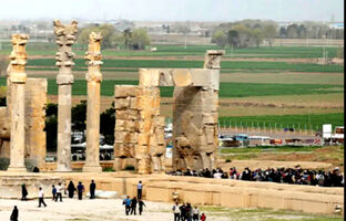 تخت جمشید، حافظیه و دیگر مکان‌های تاریخی در لحظه تحویل سال تعطیل هستند