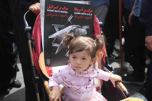 تجمع بزرگ دانش‌آموزان و فرهنگیان در حمایت از مردم مظلوم غزه و فلسطین