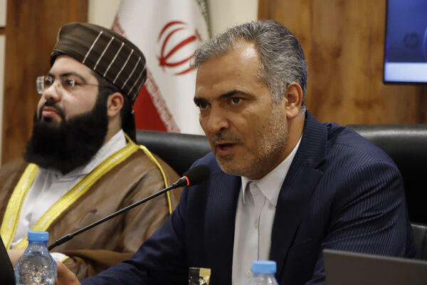 نشست وحدت علمای شیعه و اهل سنت در دانشگاه آزاد اسلامی مشهد 