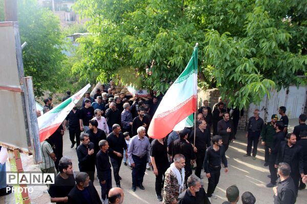خاکسپاری دو شهید جنگ سوم در گلزار شهدای روستای فردو