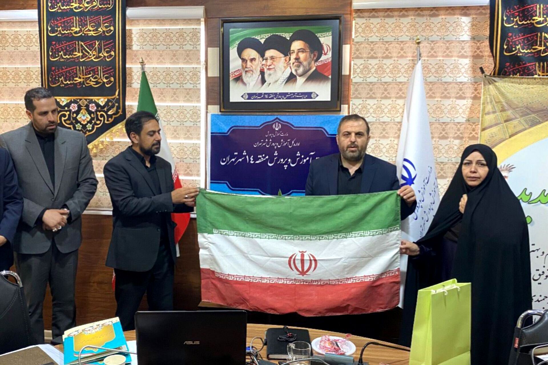 اهدای پرچم متبرک شهید ماکان نصیری فراتر از یک حرکت تشریفاتی است