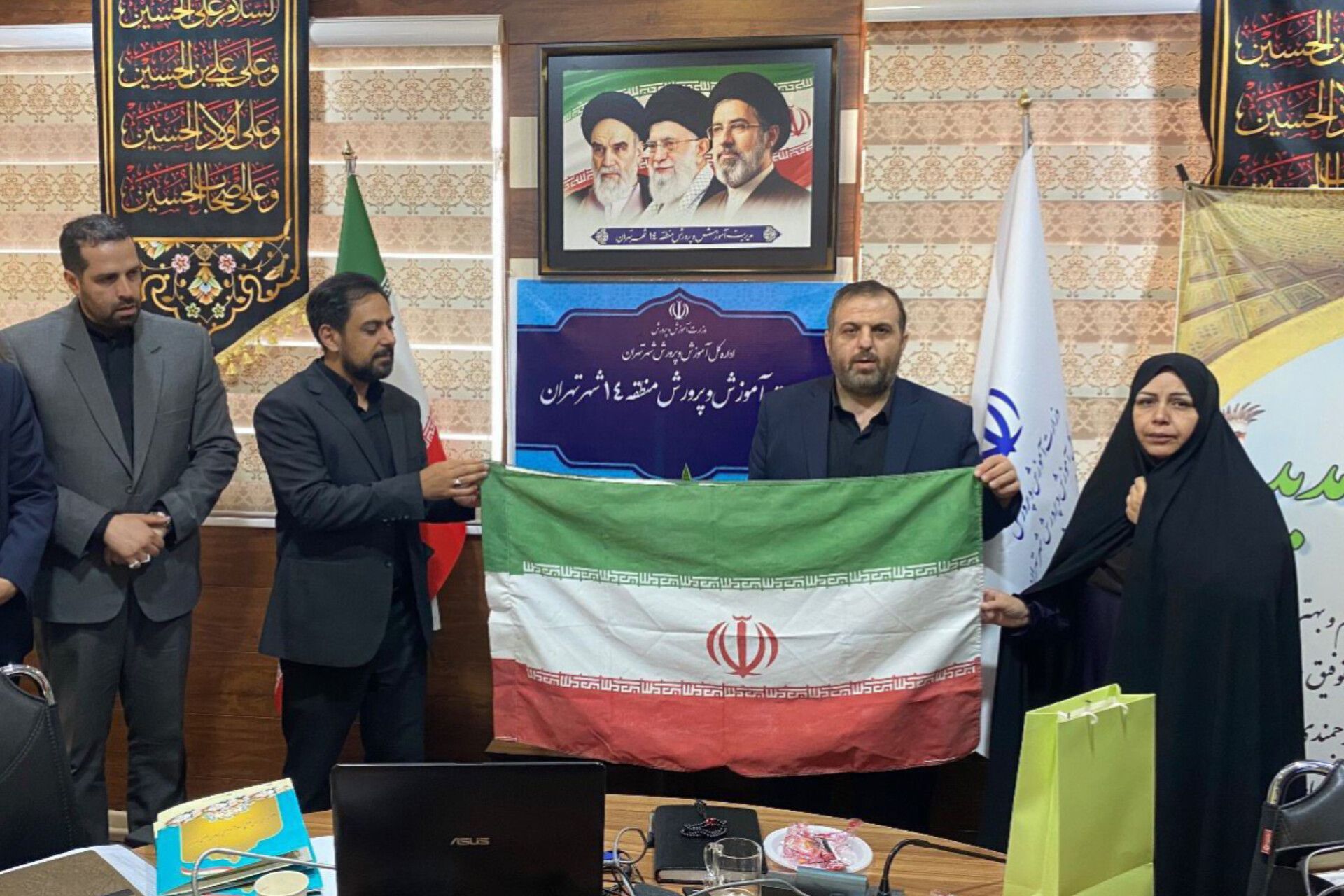 اهدای پرچم متبرک شهید ماکان نصیری فراتر از یک حرکت تشریفاتی است