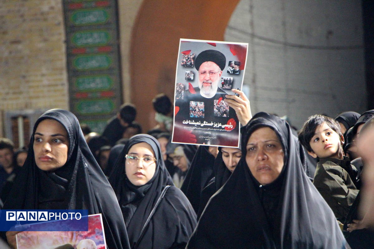 اجتماع مردم یزد در سوگ سیدالشهدای خدمت