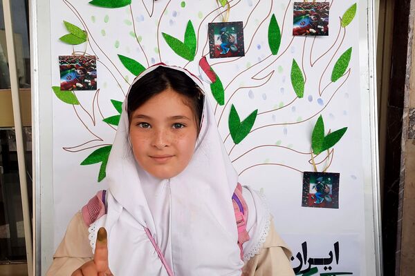 طنین زنگ استکبارستیزی در مدارس منطقه ۵ تهران به صدا در آمد
