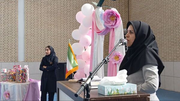 جلسه اولیا و مربیان در دبیرستان بهرام رزمی