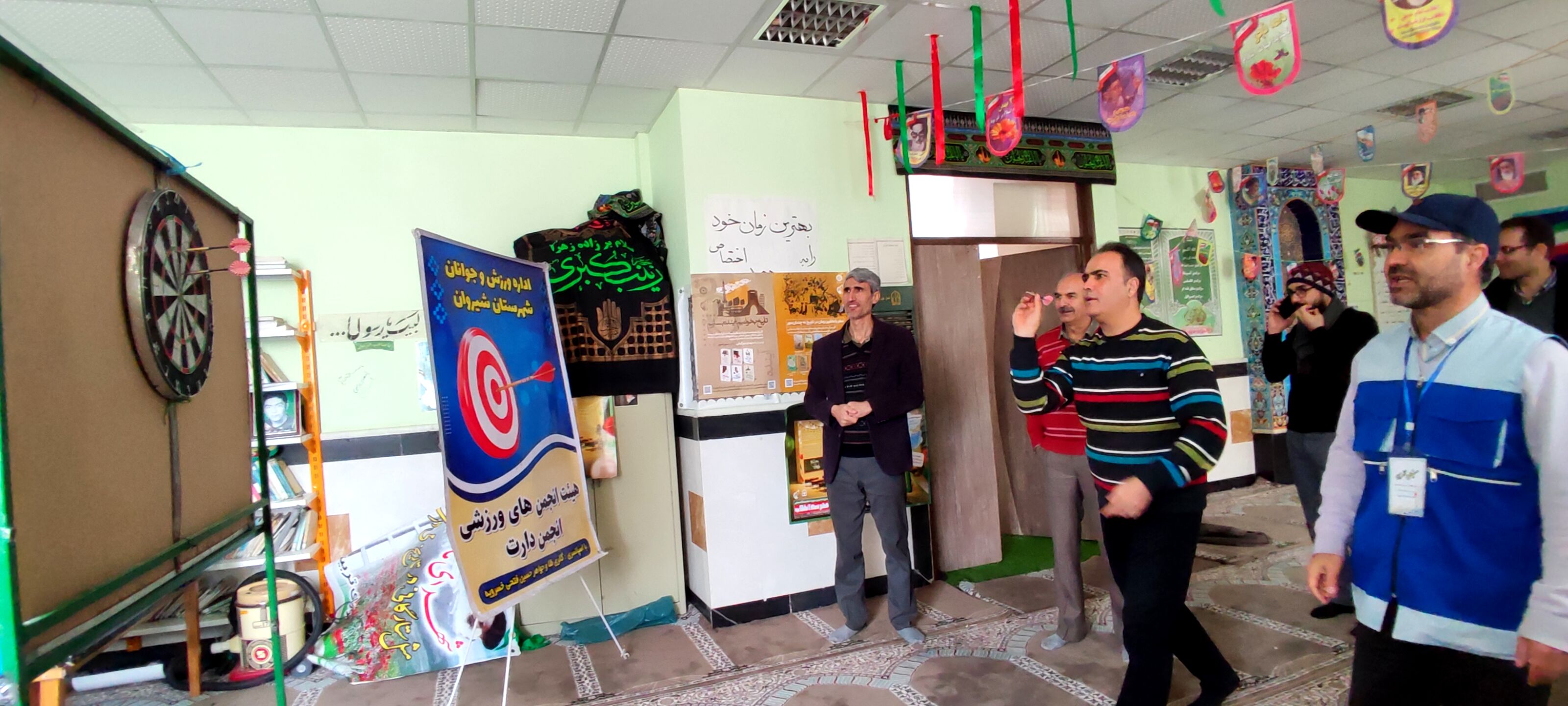 برگزاری مسابقه دارت ویژه دبیران دبیرستان شاهد ۴ شیروان