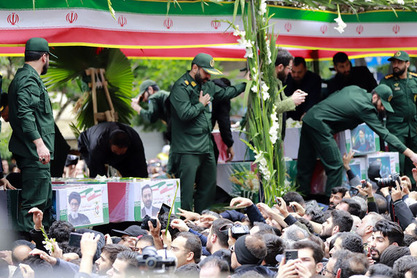 تشییع پیکر شهدای خدمت در تبریز