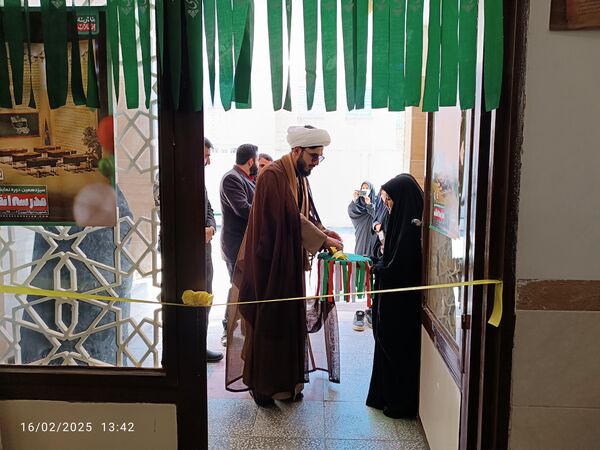 بازدید مسئول اتحادیه انجمن اسلامی یزد از دبیرستان دخترانه شهید زینلی بهاباد