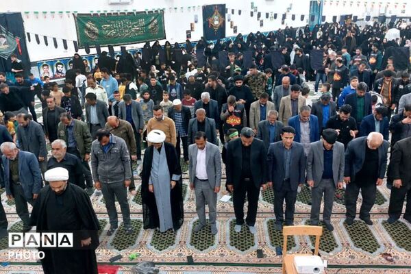 سفره افطاری ۲ هزار نفری در قلعه رئیسی