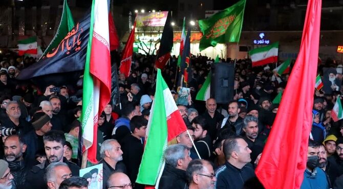 تجمع حداکثری مردم اسلامشهر در پی شهادت رهبر معظم انقلاب اسلامی ایران