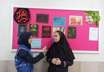 معلم بهترین مسیر و سبک زندگی را به دانش‌آموز نشان می‌دهد